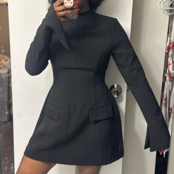 ODD MUSE THE ULTIMATE MUSE SPLIT SLEEVE MINI
DRESS - BLACK - Picture 5 of 13